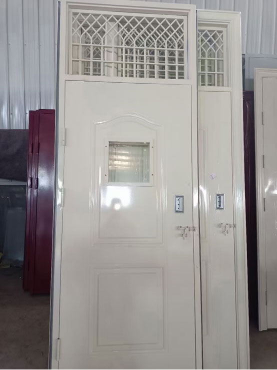 清水学校教室门